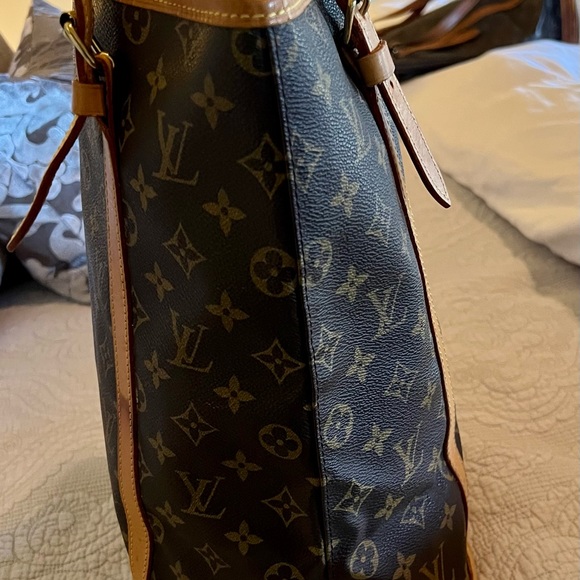 Authentic Louis Vuitton Monogram Bucket Bag GM - Picture 8 of 11